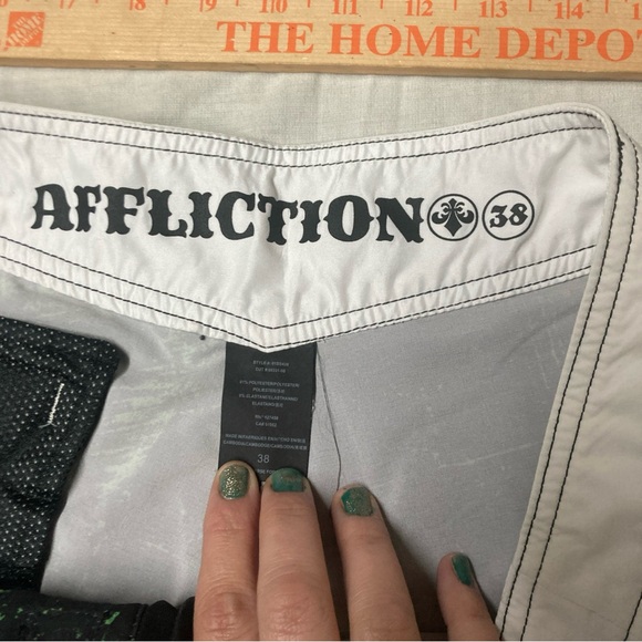 Affliction Combat Shorts MMA Green Graphic Logo Size 38 Men’s Jiu Jitsu Fighter - Picture 5 of 7